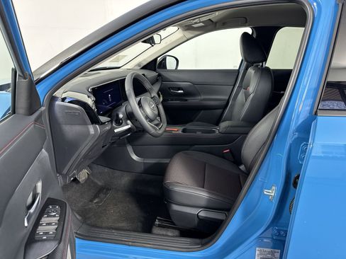 New 2026 Nissan Kicks SR w/ Cold Weather Package image 5