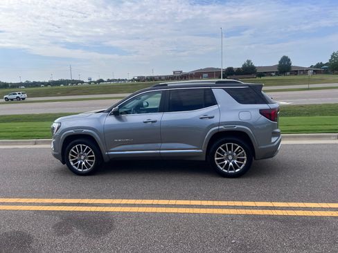 Used 2026 GMC Terrain Denali w/ LPO, Floor Liner Package AWD/4WD image 8