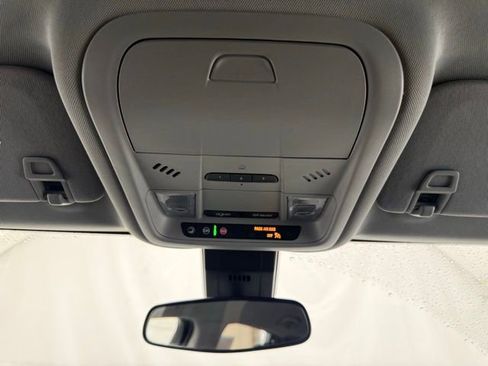 Used 2021 Chevrolet Equinox LT image 38