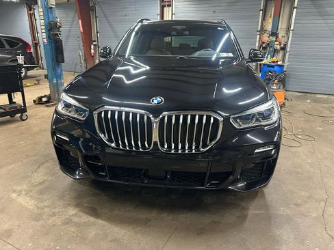 Used 2019 BMW X5 xDrive40i w/ M Sport Package image 2