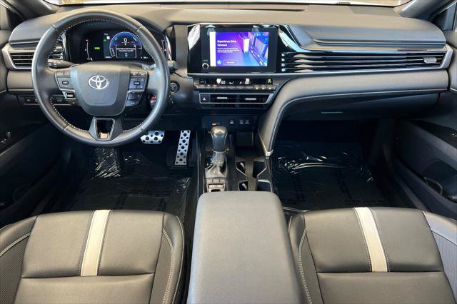 Certified 2025 Toyota Camry SE FWD image 3