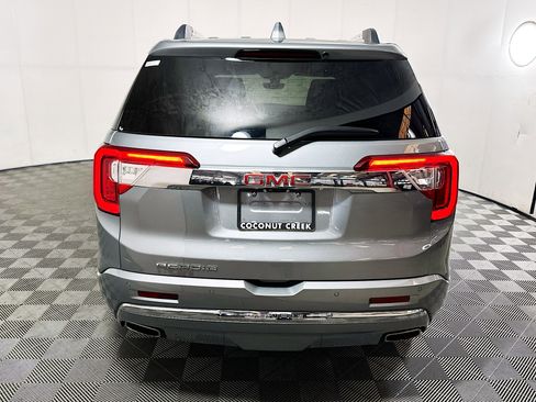Used 2023 GMC Acadia Denali w/ Denali Technology Package FWD image 4