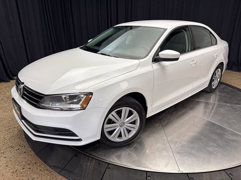 Used 2017 Volkswagen Jetta S image 2