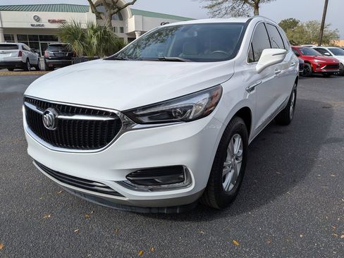 Used 2021 Buick Enclave Essence image 9