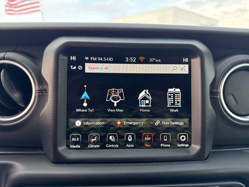 Used 2020 Jeep Wrangler Unlimited Sahara image 19