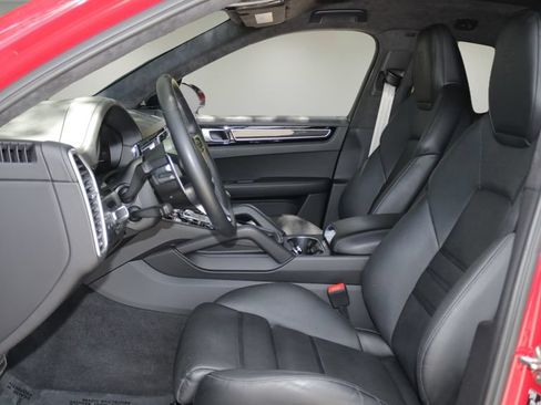 Used 2023 Porsche Cayenne GTS AWD/4WD image 11