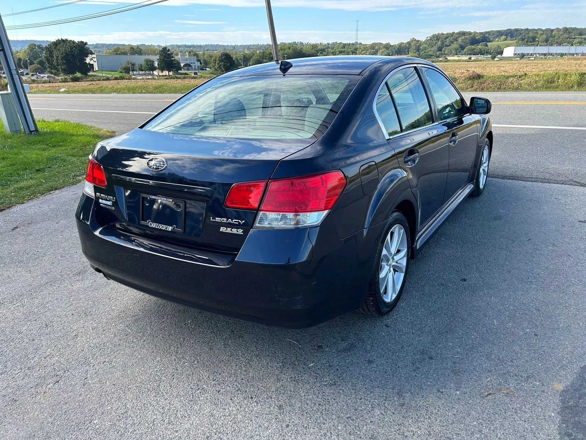 Used 2013 Subaru Legacy 2.5i Limited AWD/4WD image 6