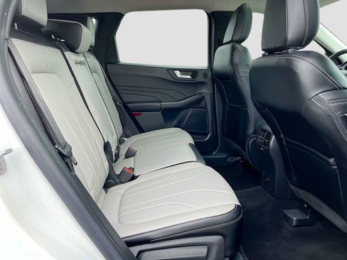 Used 2025 Ford Escape Platinum w/ Premium Technology Package image 26