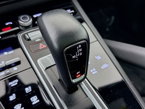 Certified 2022 Porsche Cayenne S image 22