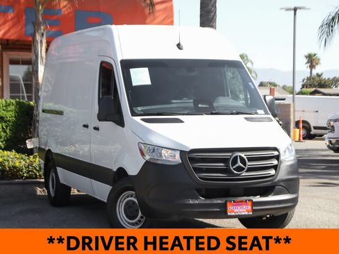 Used 2025 Mercedes-Benz Sprinter 2500 image 2