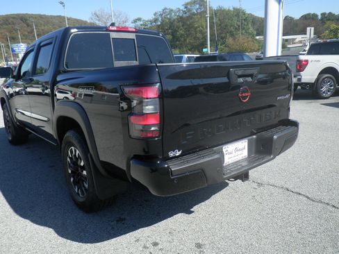 Used 2022 Nissan Frontier PRO-4X image 4