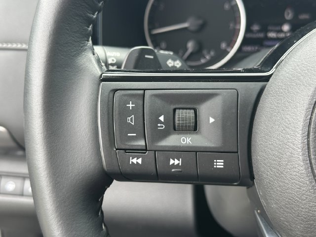 Certified 2025 Nissan Pathfinder SL FWD image 27
