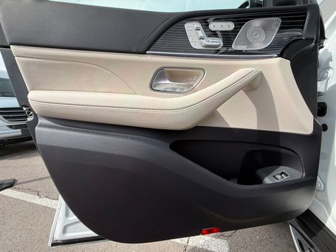 New 2026 Mercedes-Benz GLS 580 4MATIC image 15
