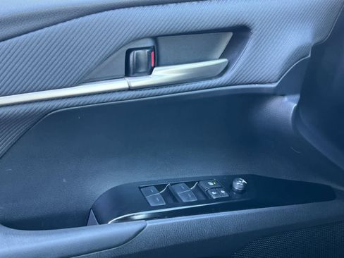 Used 2025 Toyota Camry SE image 13