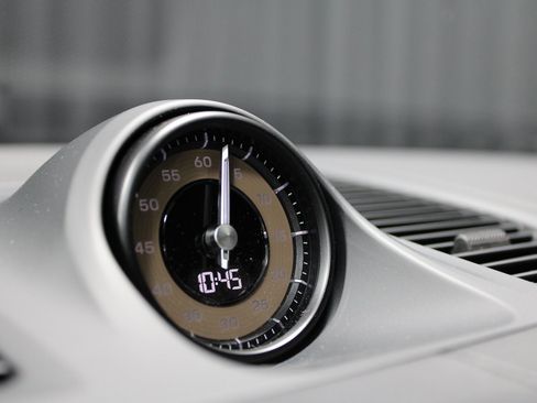 New 2025 Porsche Cayenne GTS image 34