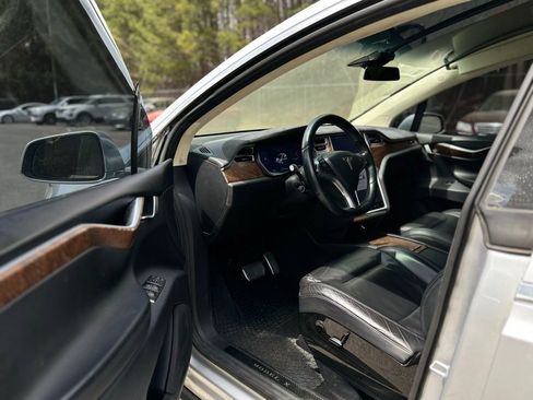 Used 2017 Tesla Model X 75D AWD/4WD image 9