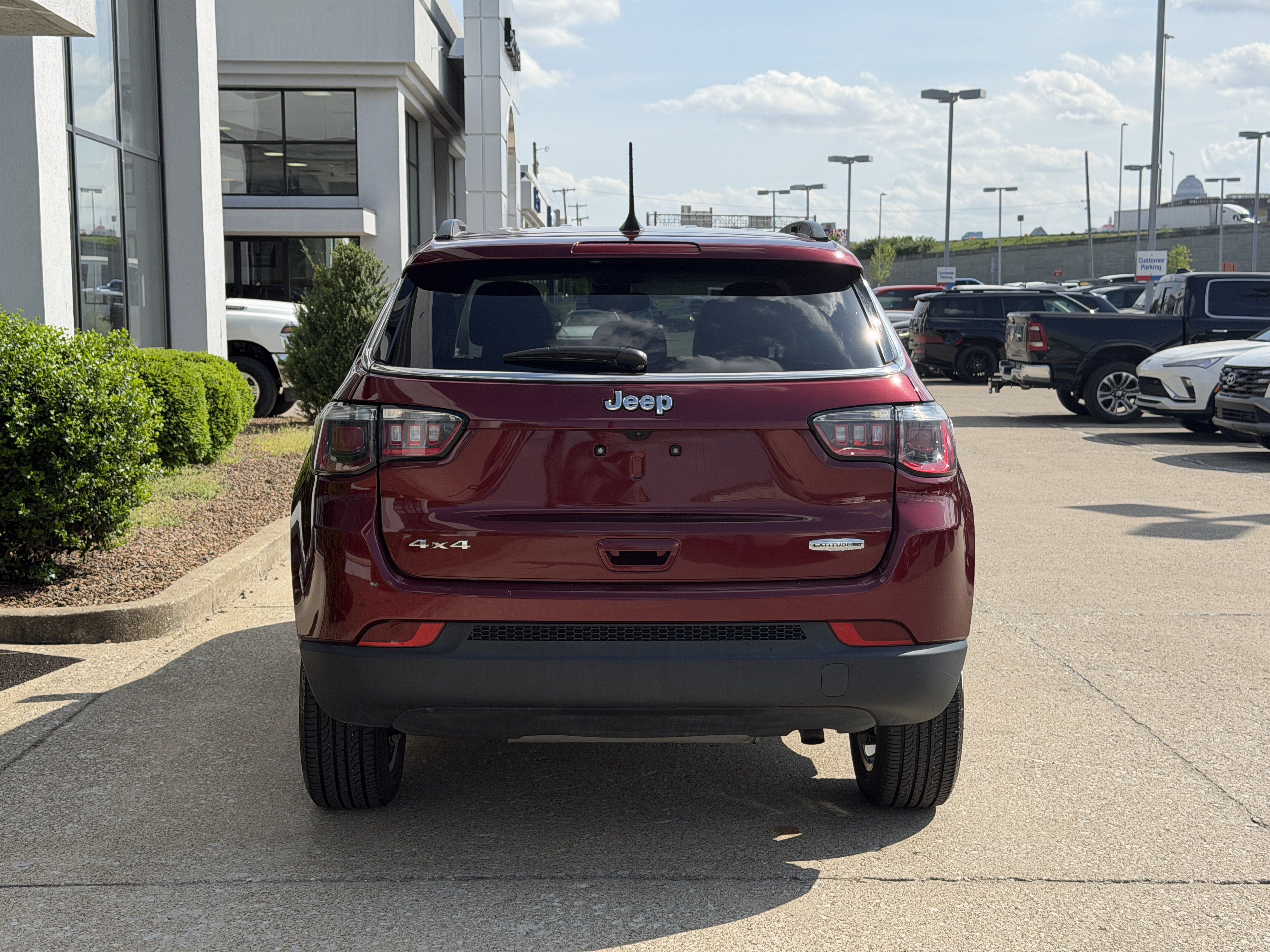 Used 2022 Jeep Compass Latitude AWD/4WD image 6