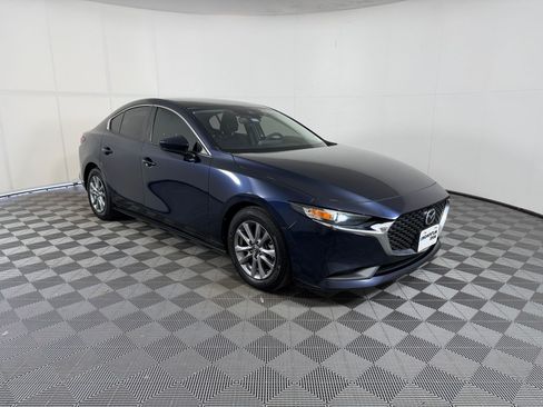 Used 2020 MAZDA MAZDA3 Sedan FWD image 7