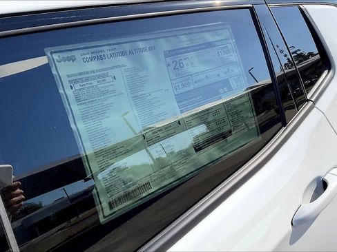 Used 2026 Jeep Compass Latitude image 19