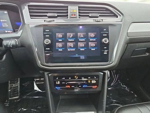Used 2021 Volkswagen Tiguan SE R-Line AWD/4WD image 10