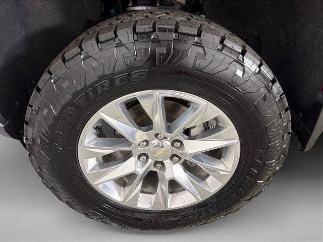 Used 2019 Chevrolet Silverado 1500 LTZ w/ LTZ Convenience Package AWD/4WD image 11