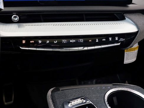 Used 2025 Cadillac Optiq Sport 1 w/ LPO, Floor Liner Package AWD/4WD image 22