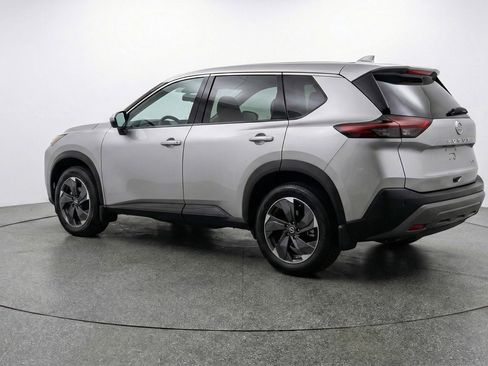 Used 2025 Nissan Rogue SV image 6