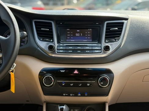 Used 2018 Hyundai Tucson SE image 27