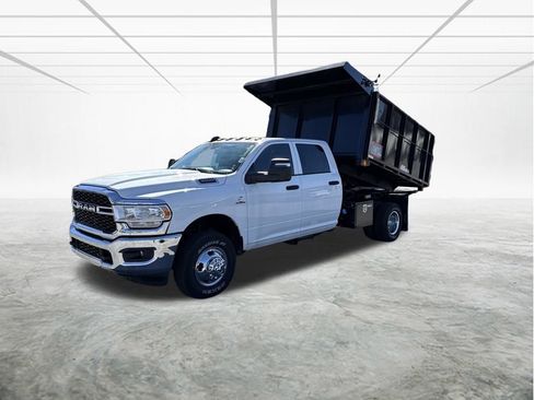 Used 2023 RAM 3500 Tradesman w/ Chrome Appearance Group image 39