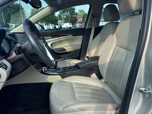 Used 2012 Buick Regal Leather FWD image 6
