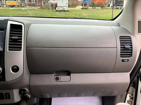 Used 2020 Nissan Frontier SV image 15