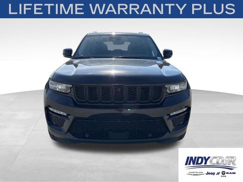 Used 2023 Jeep Grand Cherokee Limited w/ Luxury Tech Group II AWD/4WD image 2