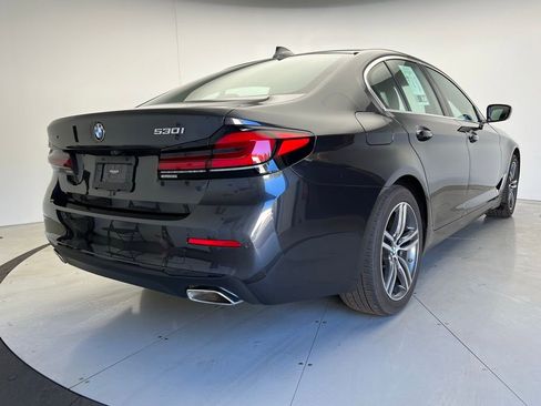 Used 2021 BMW 530i xDrive w/ Premium Package image 3