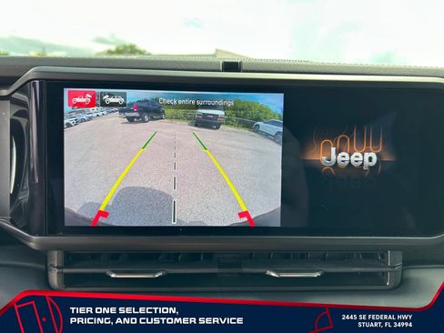 Used 2024 Jeep Wrangler Unlimited Rubicon AWD/4WD image 22