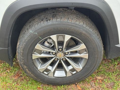 Used 2025 Chevrolet Equinox LT image 31