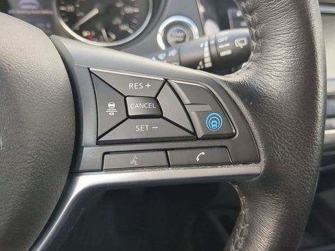 Certified 2019 Nissan Rogue SV w/ Sun & Sound Touring Package image 27