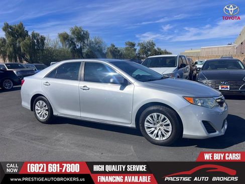 Used 2014 Toyota Camry LE FWD image 9