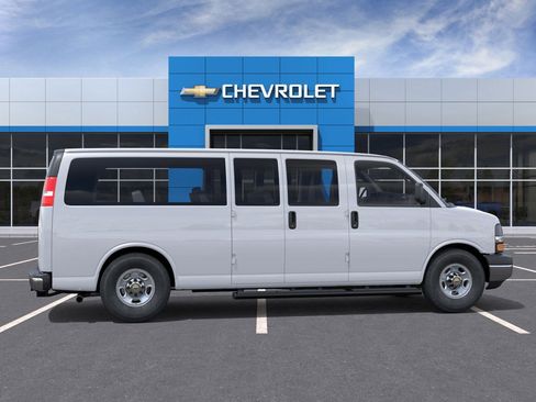 New 2024 Chevrolet Express 3500 LT w/ LT Preferred Equipment Group image 5