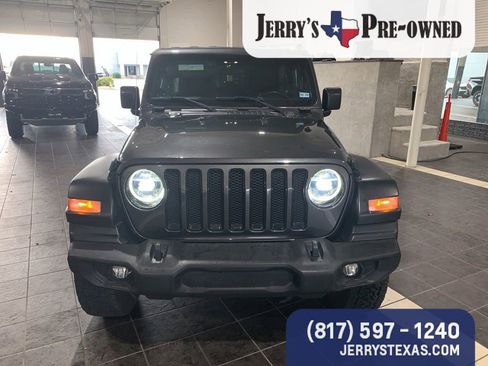 Used 2020 Jeep Wrangler Unlimited Sport AWD/4WD image 2