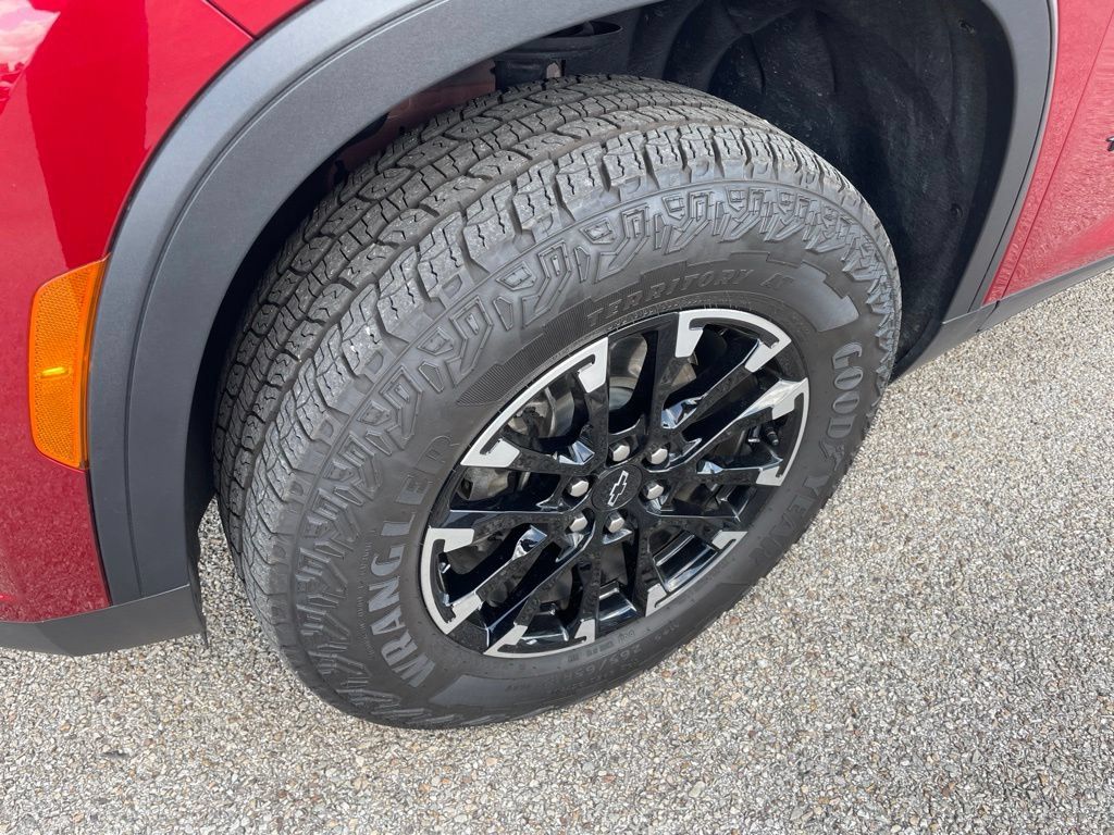 Used 2024 Chevrolet Traverse Z71 w/ LPO, Floor Liner Package AWD/4WD image 11
