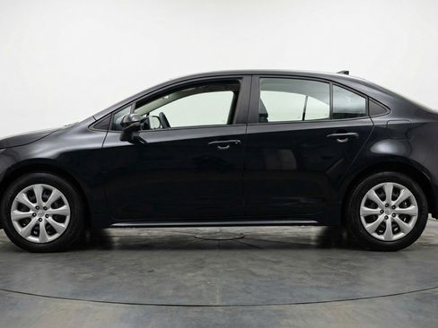 Used 2025 Toyota Corolla LE image 5