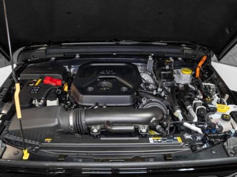 Used 2024 Jeep Wrangler Unlimited image 16