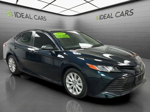 Used 2018 Toyota Camry LE w/ Convenience Package FWD image 3