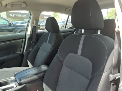 Used 2023 Nissan Sentra SV FWD image 17