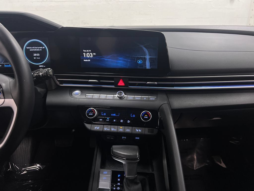 Used 2023 Hyundai Elantra Limited FWD image 20