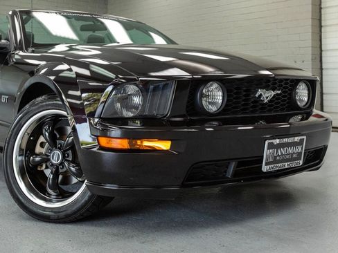 Used 2005 Ford Mustang GT RWD image 10