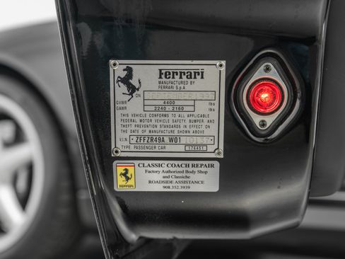 Used 1998 Ferrari 550 Maranello Coupe RWD image 18