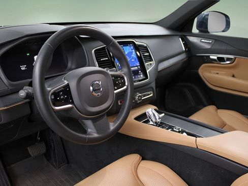Certified 2023 Volvo XC90 B6 Ultimate w/ Protection Package Premier AWD/4WD image 2