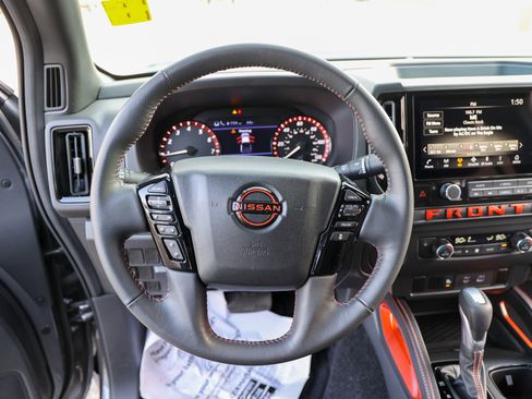 Used 2025 Nissan Frontier Pro-X image 45