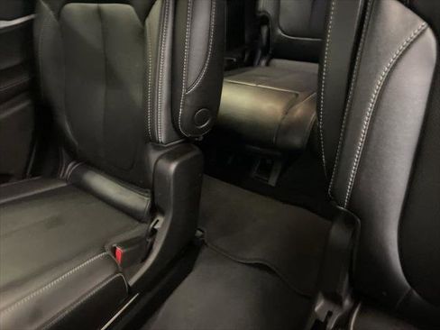 Certified 2023 Jeep Grand Cherokee L Limited w/ Luxury Tech Group II image 8